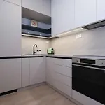 Metropolis- Brand New With Free Parking Apartment *