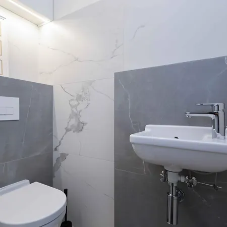 Metropolis- Brand New With Free Parking Apartment Bratislava