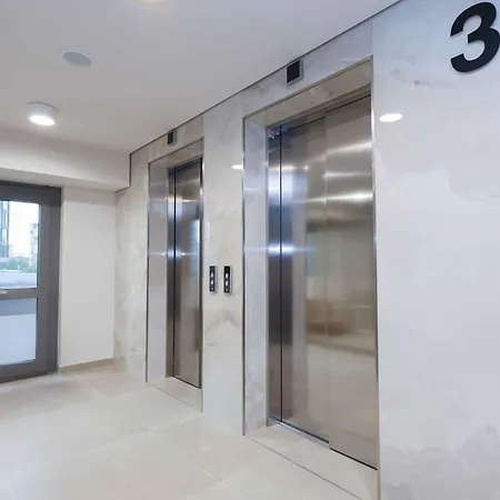 Metropolis- Brand New With Free Parking * Bratislava