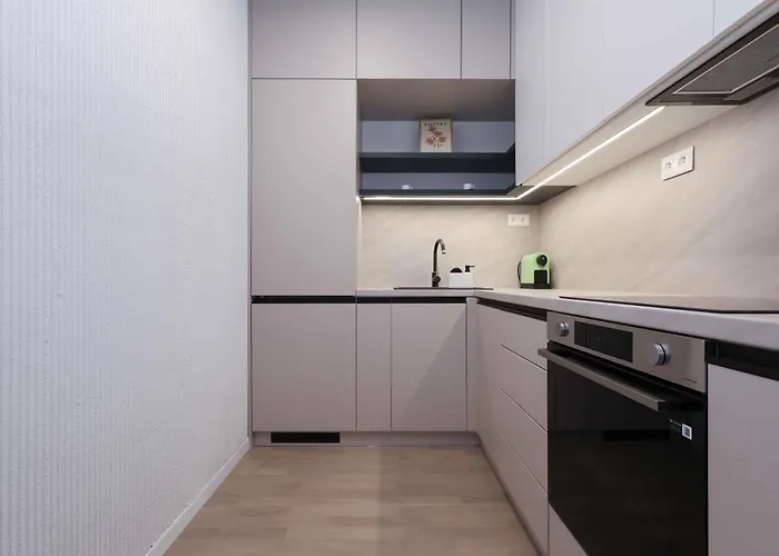 Metropolis- Brand New With Free Parking Apartment