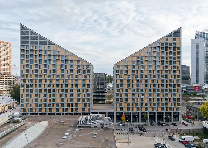 Metropolis- Brand New With Free Parking Pressburg