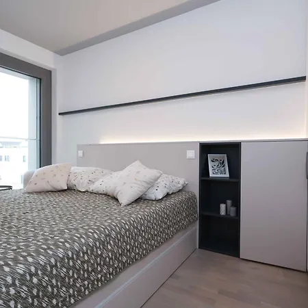 Apartman Metropolis- Brand New With Free Parking Pozsony