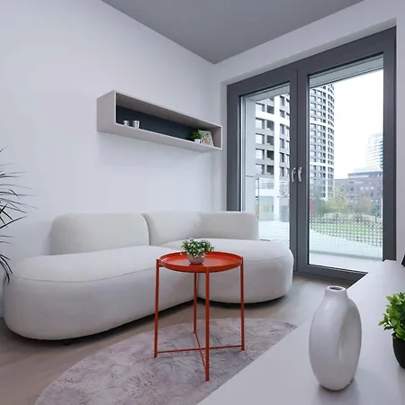 Metropolis- Brand New With Free Parking Apartman *
